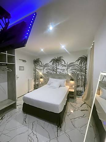 Modern's Hotel