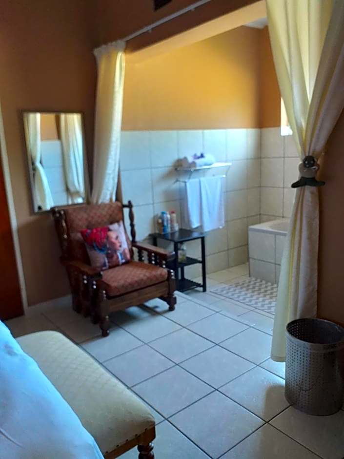 Kwa-Dlamathe Guesthouse