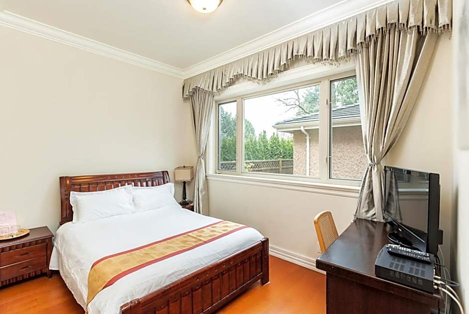 Photo 1 of 4 of Standard 1 Queen Bed