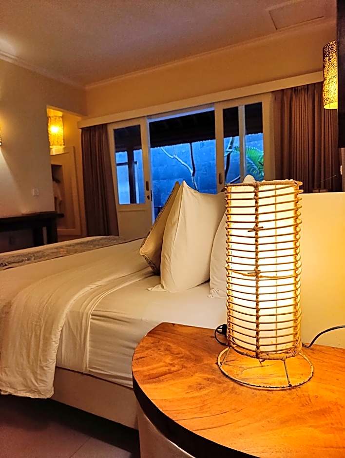 Scallywags Smugglers