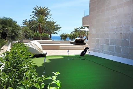 Golf Suite with Sea View and Private Pool