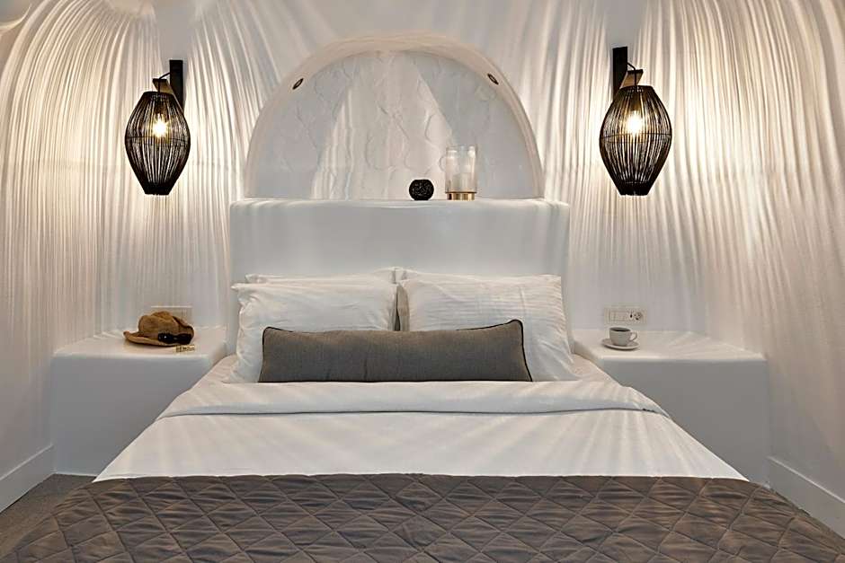 Virginia's Cave Villas