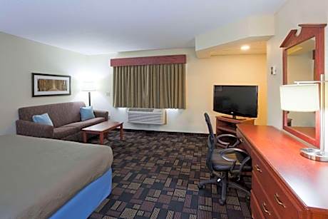 Studio Suite with King Bed - Non-Smoking