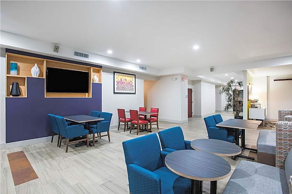 Country Inn & Suites by Radisson, Downtown Albany New York