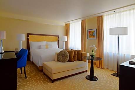 Marriott Suite, Executive lounge access, 1 King