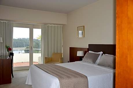 Double Room with River View and Romantic Package