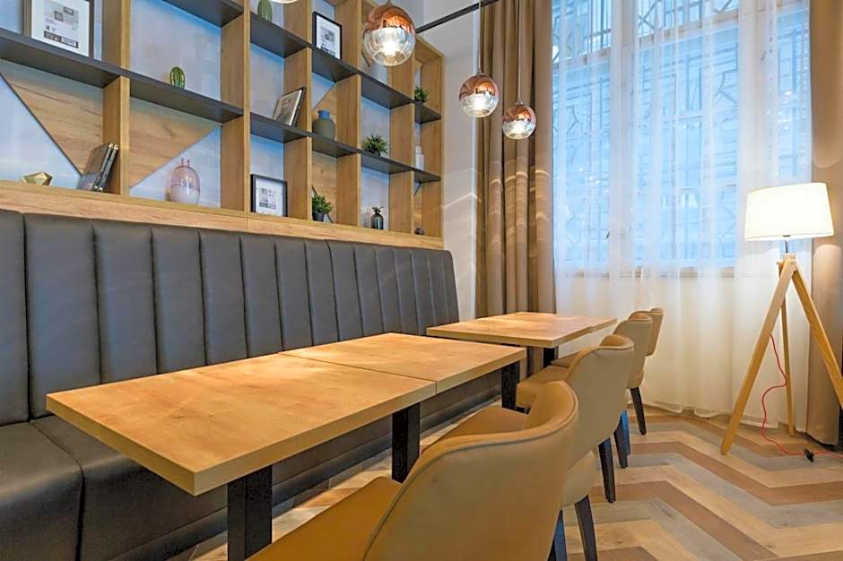 Capital Hotel Garni