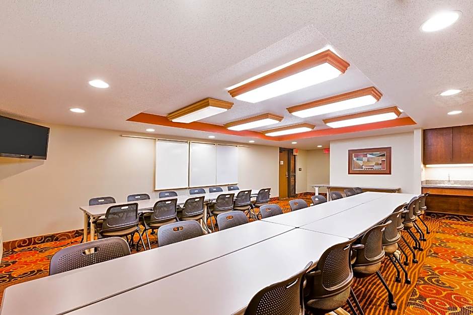 AmericInn by Wyndham Muscatine