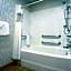 La Quinta Inn & Suites by Wyndham Roanoke Salem