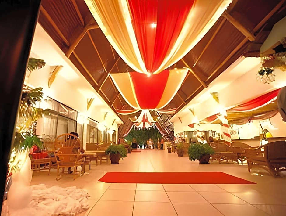 Travellers Beach Hotel & Club