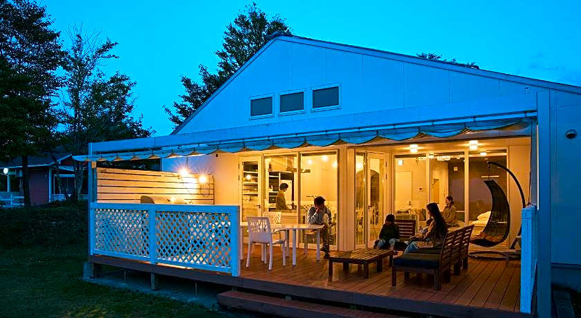 Holiday House Green Garden