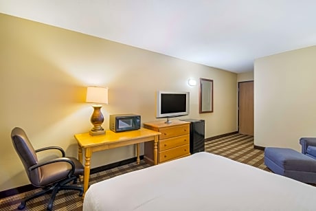 1 Queen Bed Non-Smoking