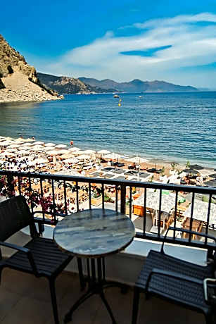 Double or Twin Room with Sea View