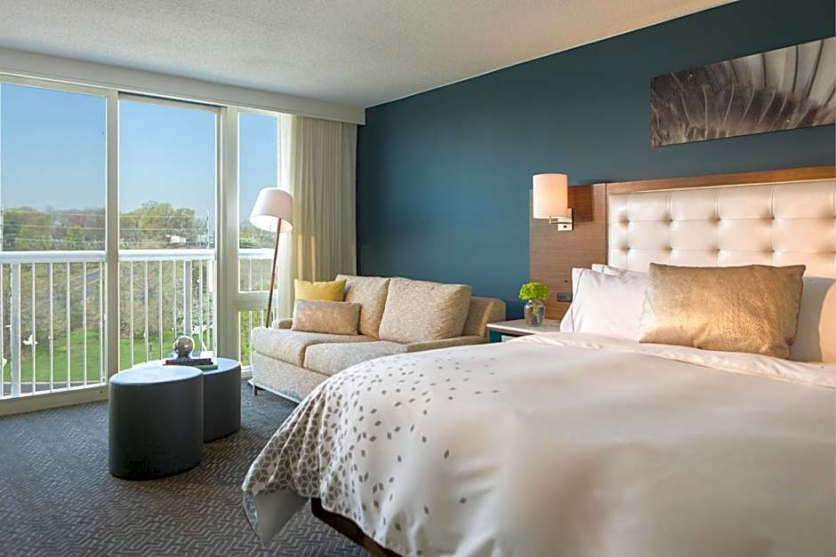 Renaissance by Marriott Meadowlands Hotel