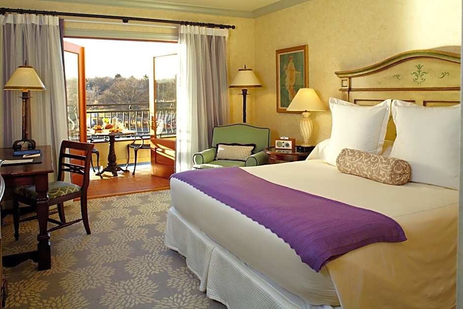 Delamar Greenwich Harbor