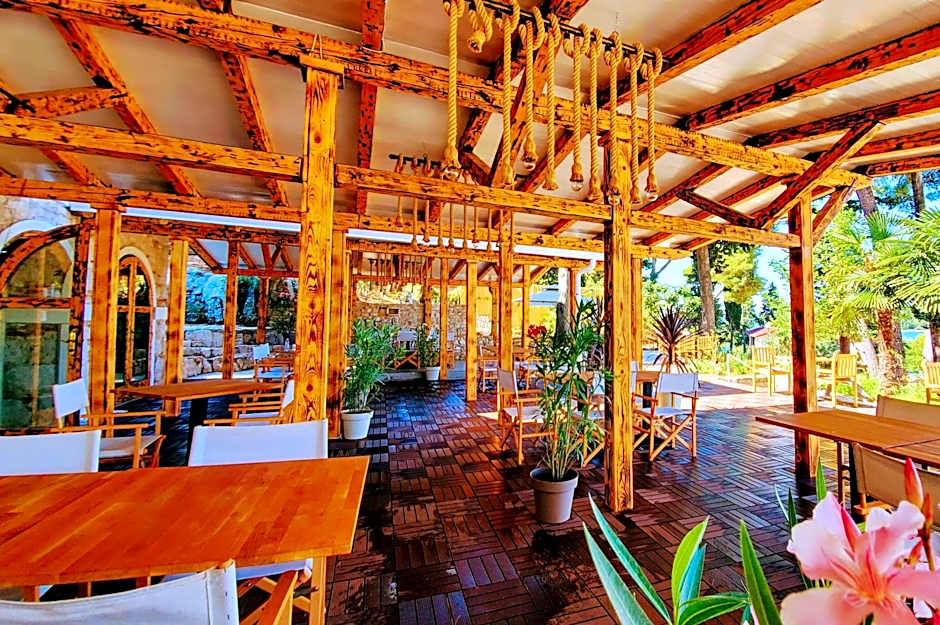 Porton Nature Hideouts