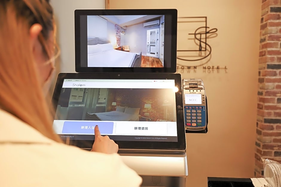 Slow Town Hotel- Reel