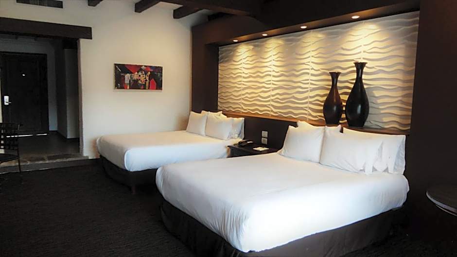 Photo 1 of 11 of 2 Queen Beds