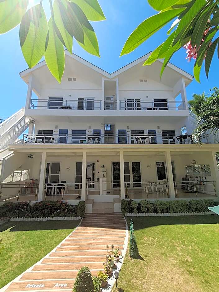 Clubboracay Apartelle