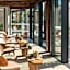 Lavris Hotels
