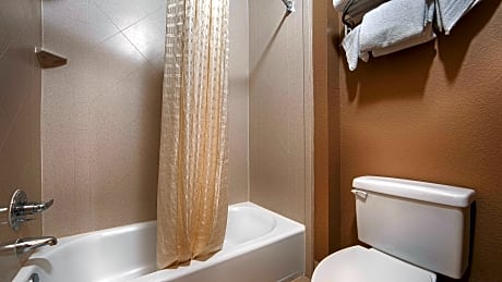 1 King Bed, Non-Smoking, Jacuzzi, 32-Inch Lcd Television, Microwave And Refrigerator, High Speed Int