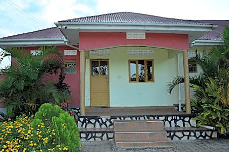 HOIMA BREEZE MOTEL