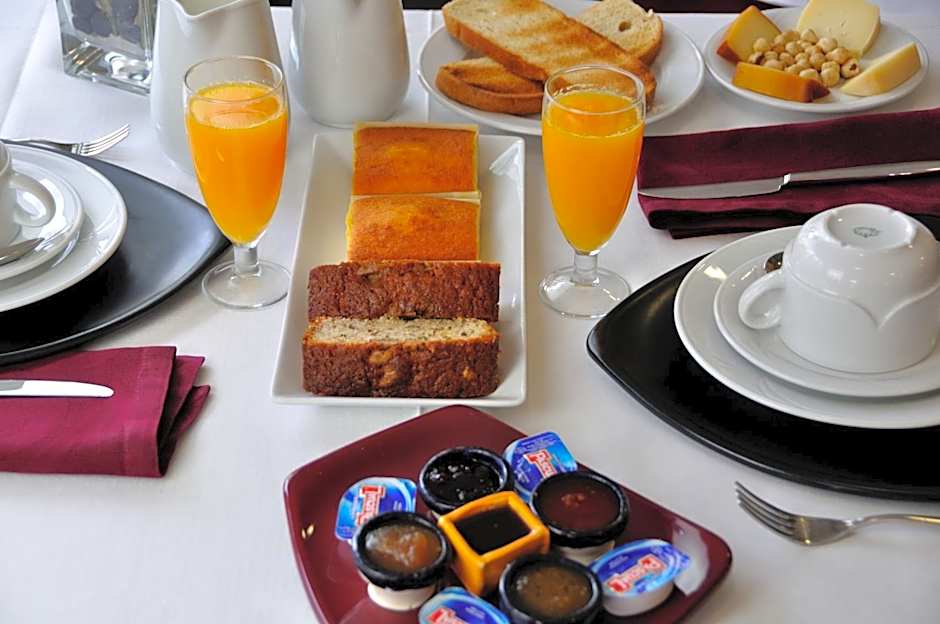 Hotel Puerta Del Oriente