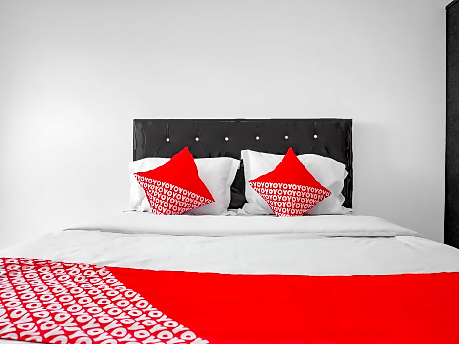 OYO 90241 Gunung Putri Square Apartment