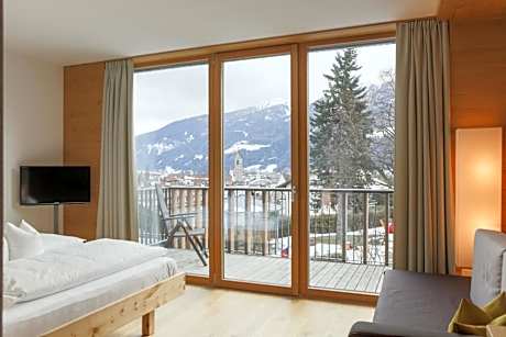 Comfort Double Room with Balcony and Mountain Views