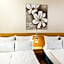 Garner Hamburg Wandsbek Marktplatz By IHG