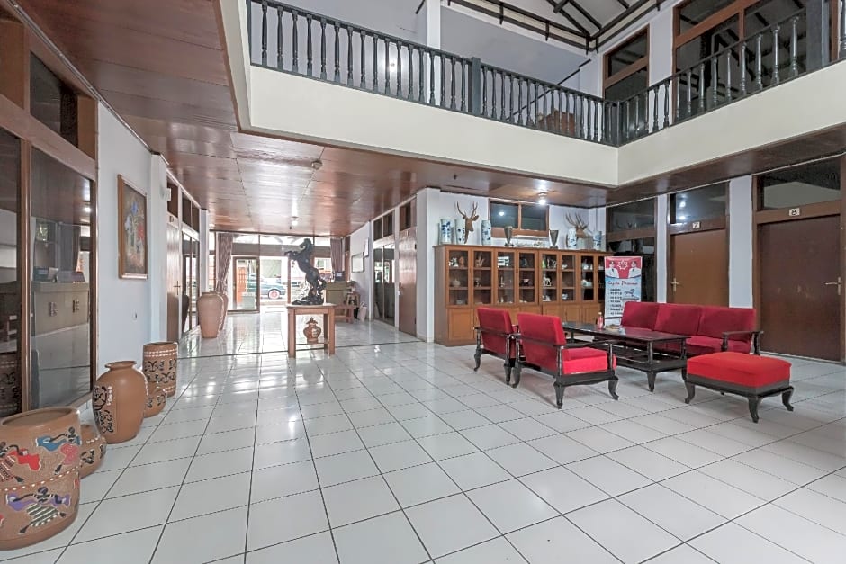 RedDoorz Syariah near Taman Kota Kuningan