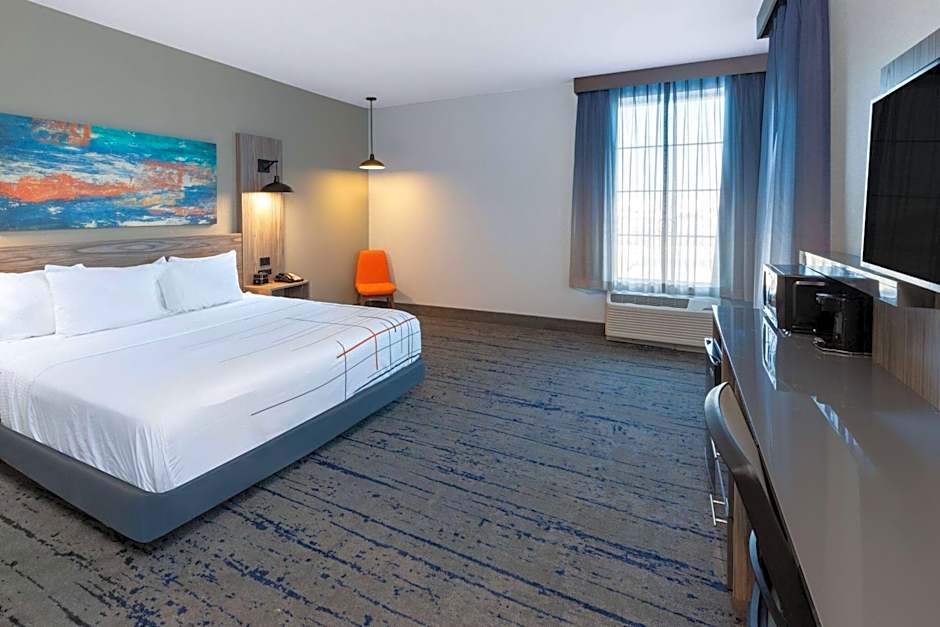  La Quinta Inn & Suites by Wyndham Dallas - Frisco Stadium