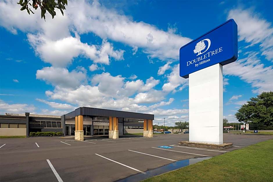 DoubleTree by Hilton Manhattan, KS