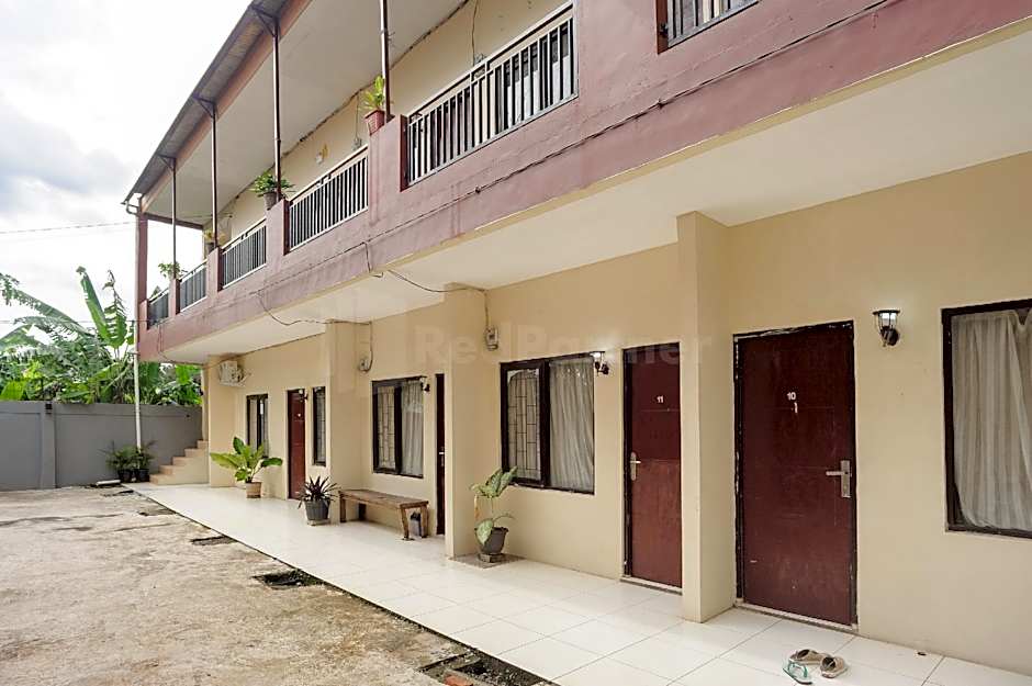 SRB near Mall Ciputra CIbubur Mitra RedDoorz