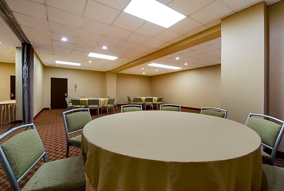 Red Roof Inn and Suites Newark - University