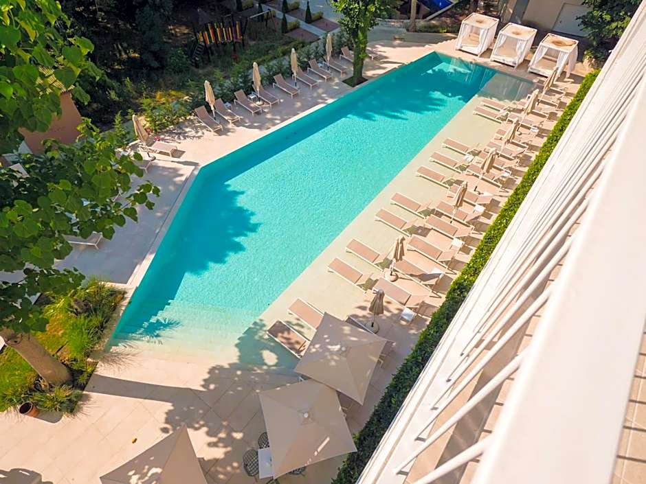 ibis Styles Golden Sands Roomer Hotel