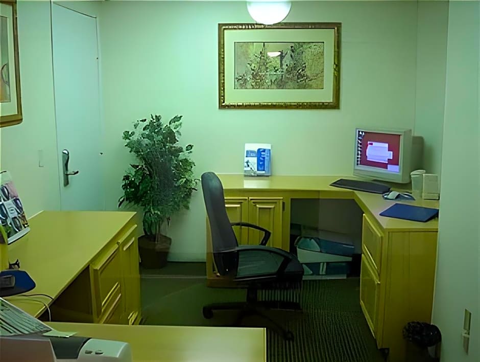 Holiday Inn Express Hotel & Suites Columbus By IHG