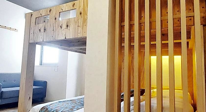 Poly Hostel Osaka