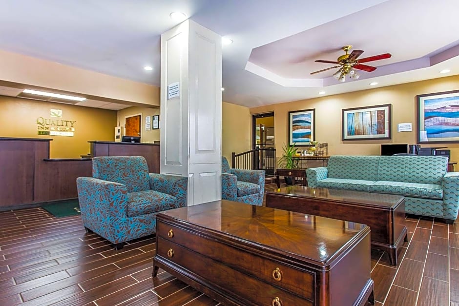 Quality Inn & Suites Orangeburg