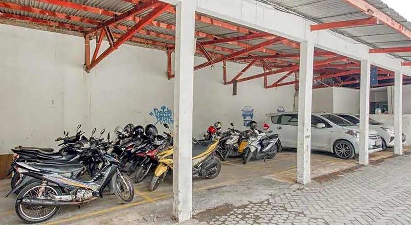 RedDoorz Plus near Galaxy Mall