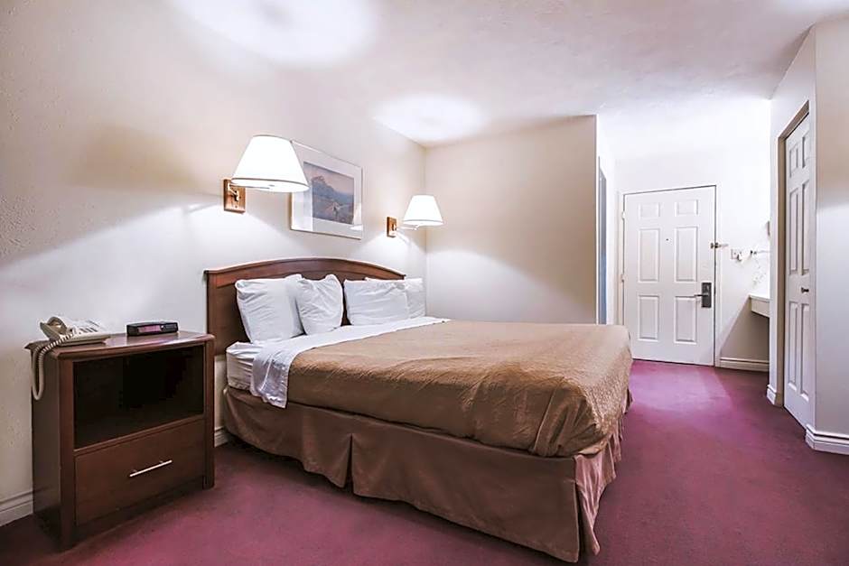 Sky Palace Inn & Suites McCook – McCook, NE
