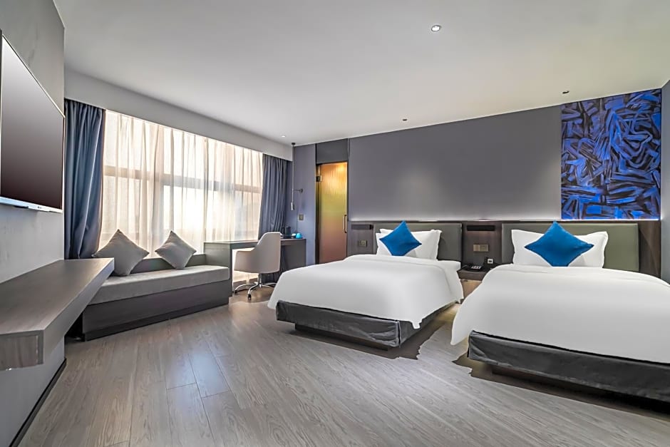 Insail Hotels (Guangyuanxincun Jingtai Pedestrian Street Guangzhou)
