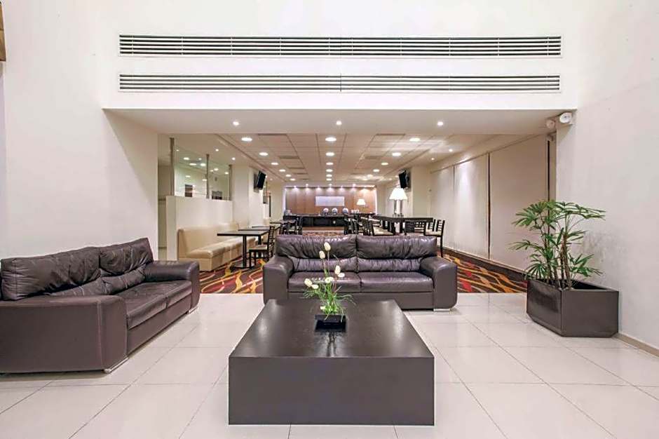 La Quinta Inn & Suites by Wyndham San Luis Potosi