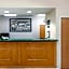 Super 8 by Wyndham Huntington