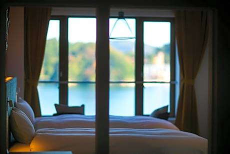 Standard Twin Room with Sea View