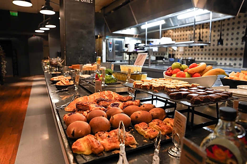 Home Hotel Folketeateret