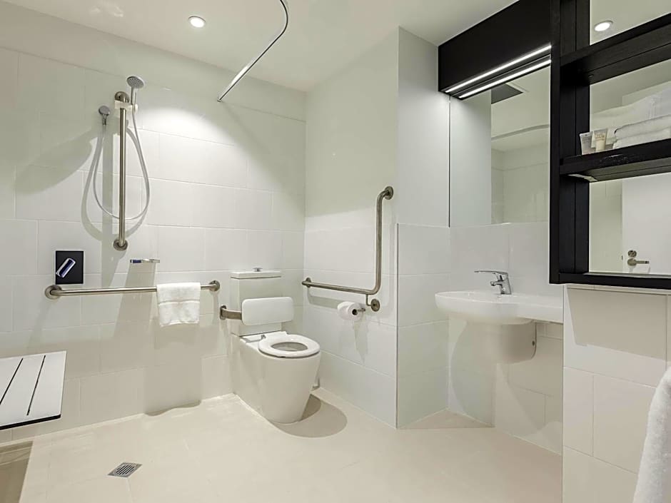 ibis Adelaide