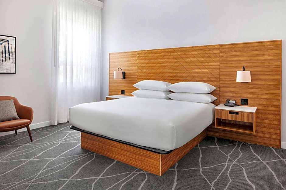 Delta Hotels by Marriott Grande Prairie Airport