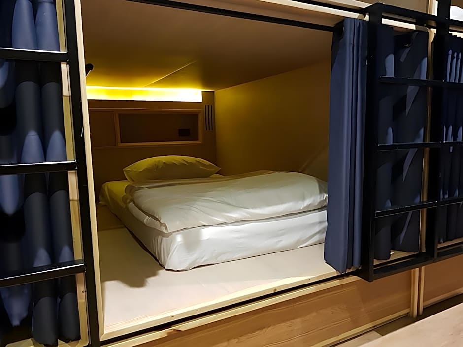 Borbaboom Phuket Poshtel & Hostel