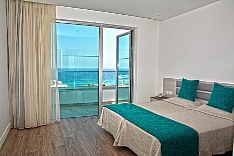 Family Room with Sea View